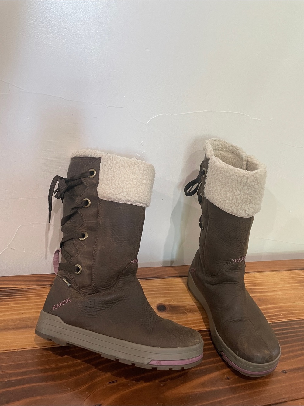KEEN Women's Snowmass Brown Leather Winter Snow Boots Size 6.5